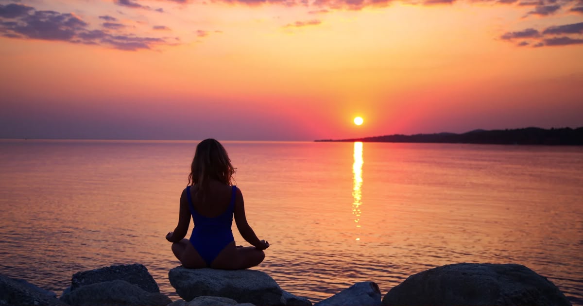 Psicolog&iacute;a Transpersonal — meditaci&oacute;n al atardecer